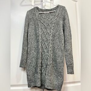 Abercrombie & Fitch Women's V-Neck Sweater in Heather Gray
